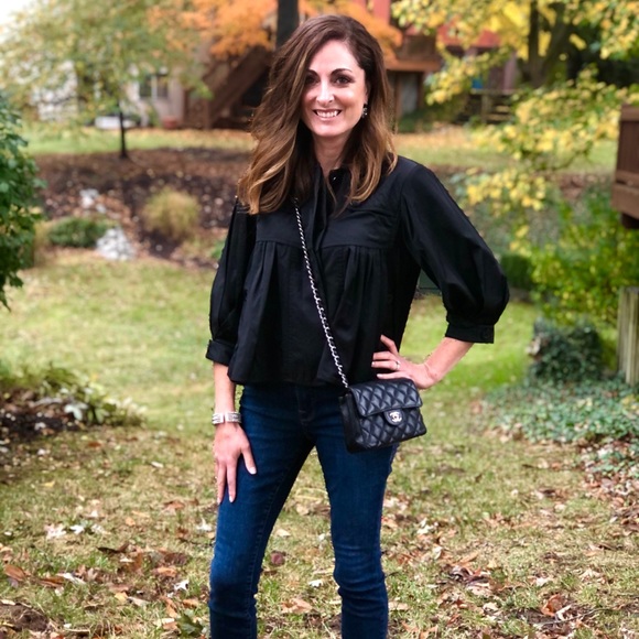 🛍Welcome to my closet🛍 - Picture 5 of 8